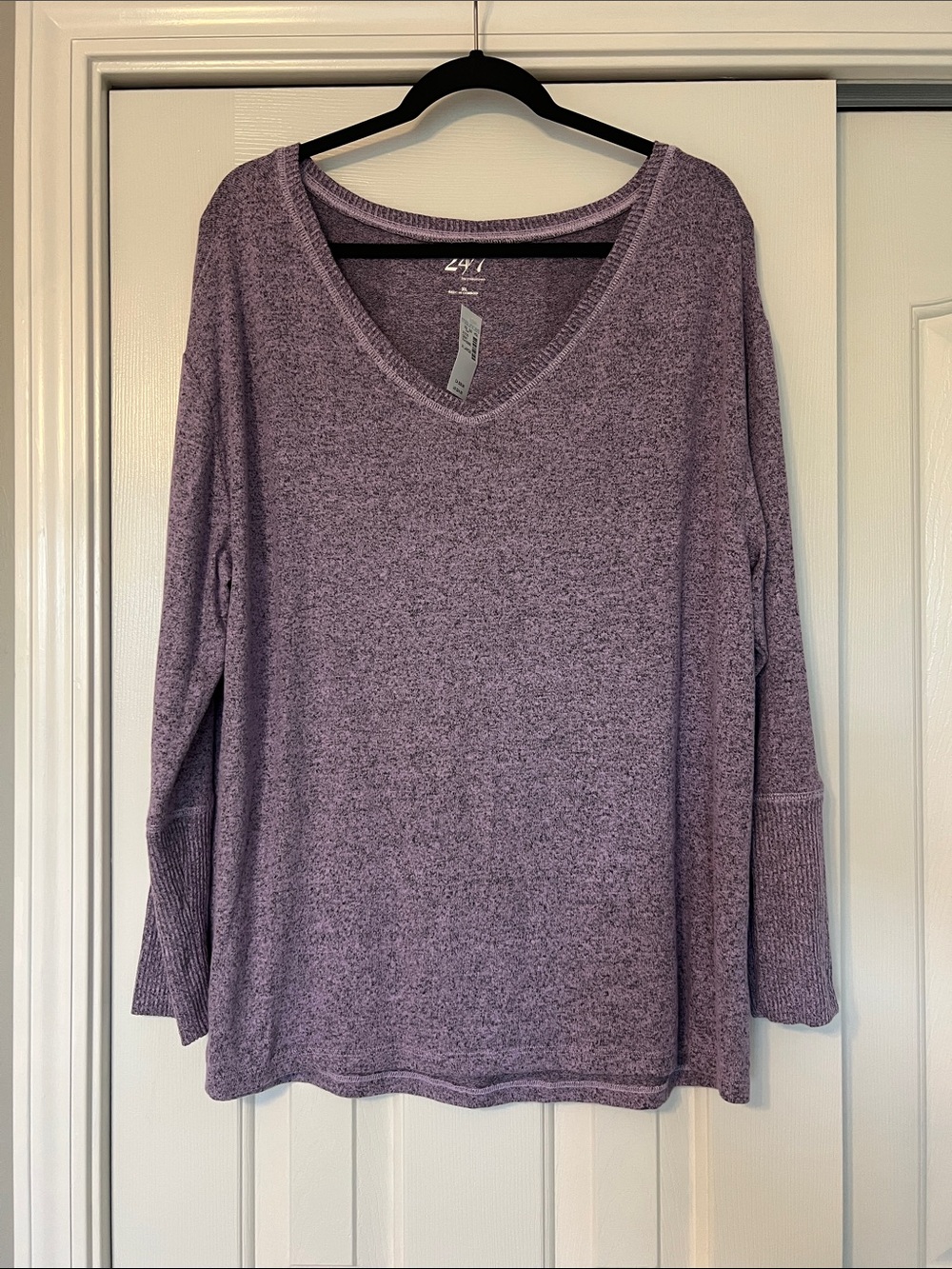 Women’s Lavender Super Soft V-Neck Pullover Top Size XL New With Tags